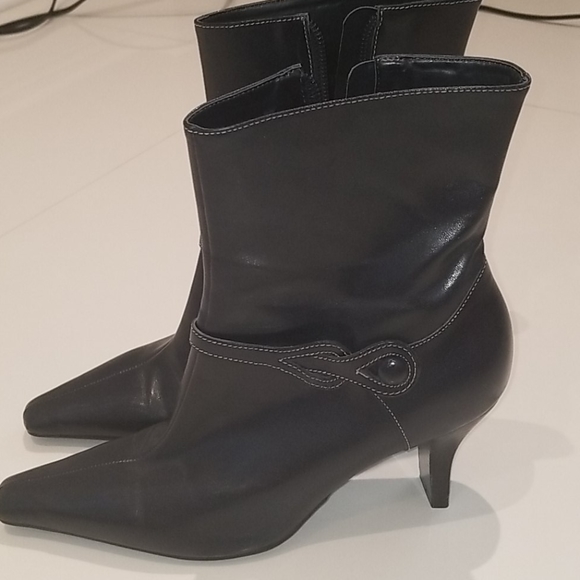 Michelle D - Picture 2 of 3